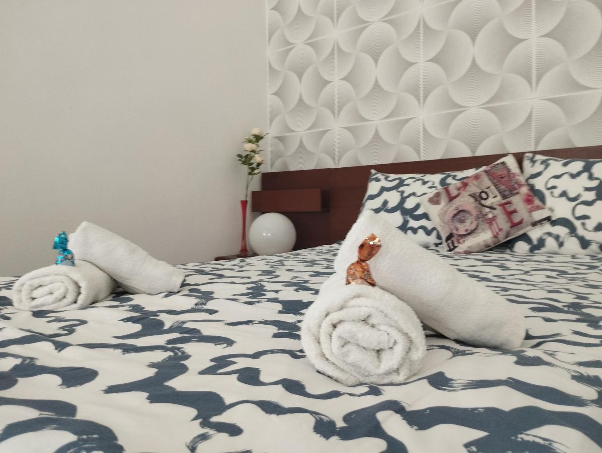 Free Parking Garage! Downtown Apartment Close To New York Cafe Будапеща Екстериор снимка