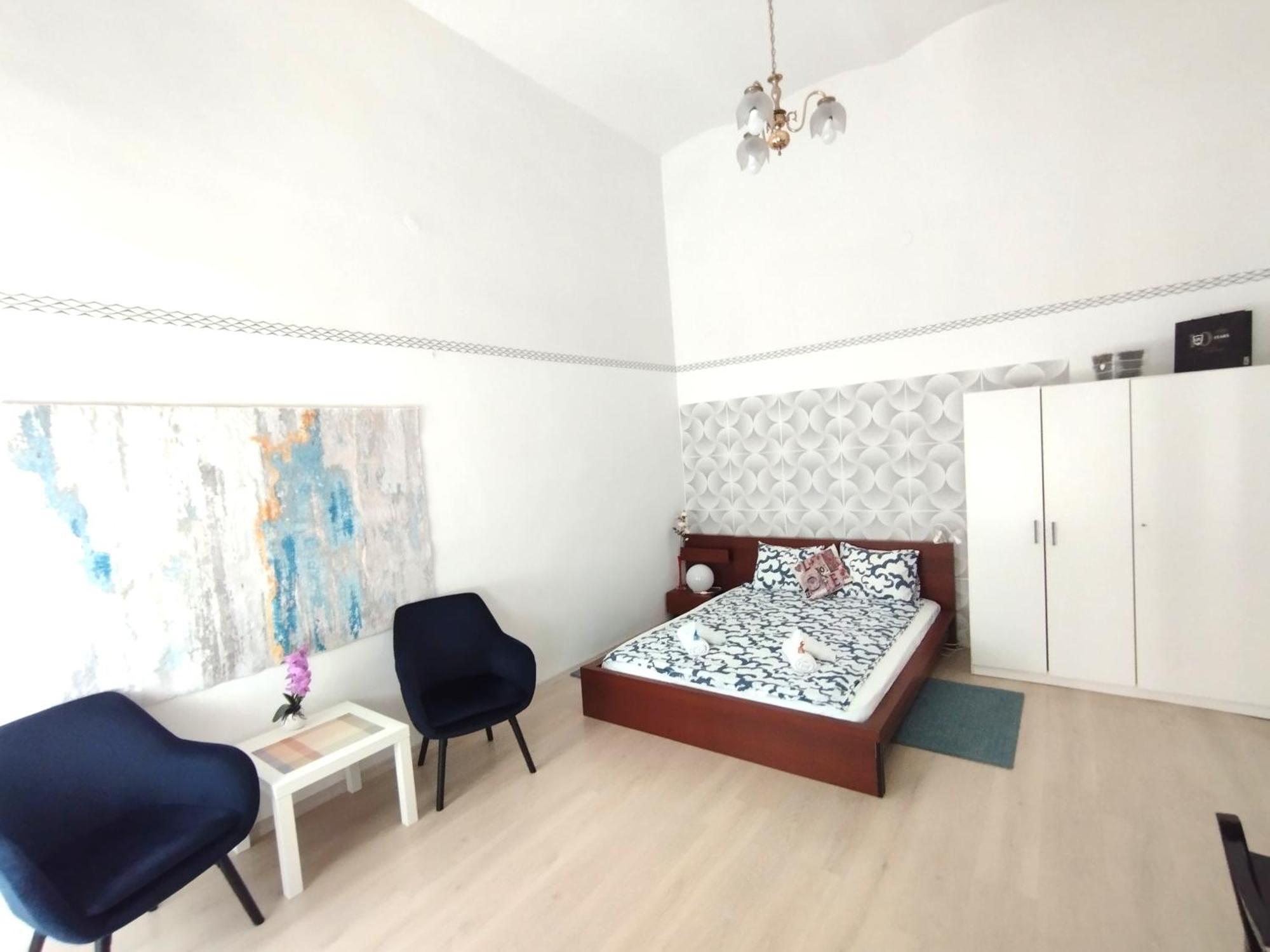 Free Parking Garage! Downtown Apartment Close To New York Cafe Будапеща Екстериор снимка