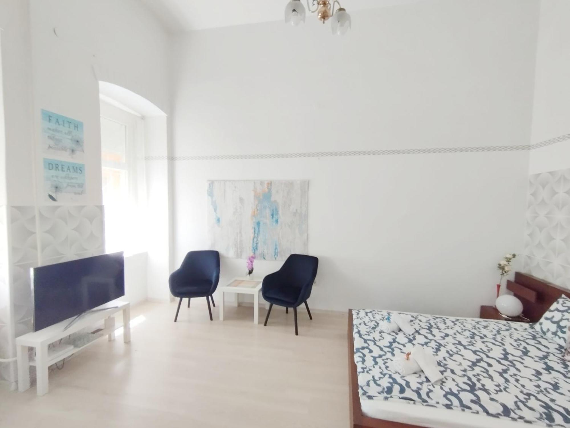 Free Parking Garage! Downtown Apartment Close To New York Cafe Будапеща Екстериор снимка