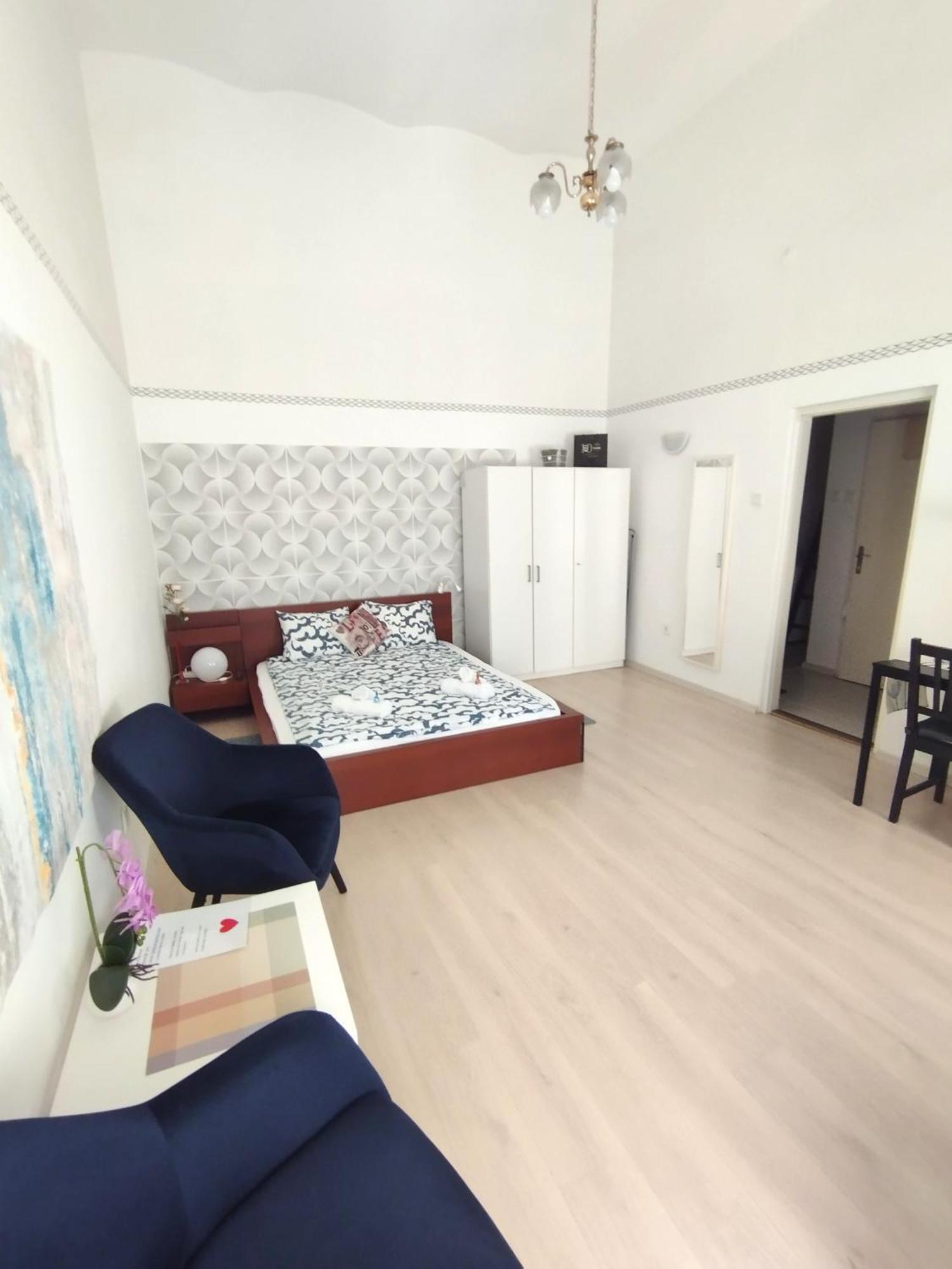 Free Parking Garage! Downtown Apartment Close To New York Cafe Будапеща Екстериор снимка